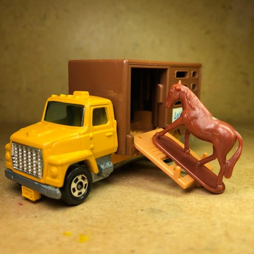 Tomica ford cattle truck - ford,